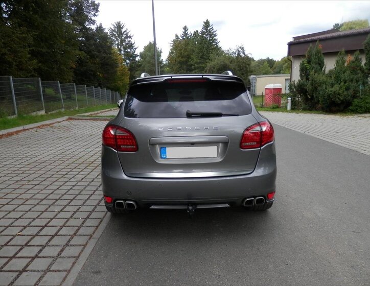 Porsche Cayenne SUV 4,1 l 281 kw