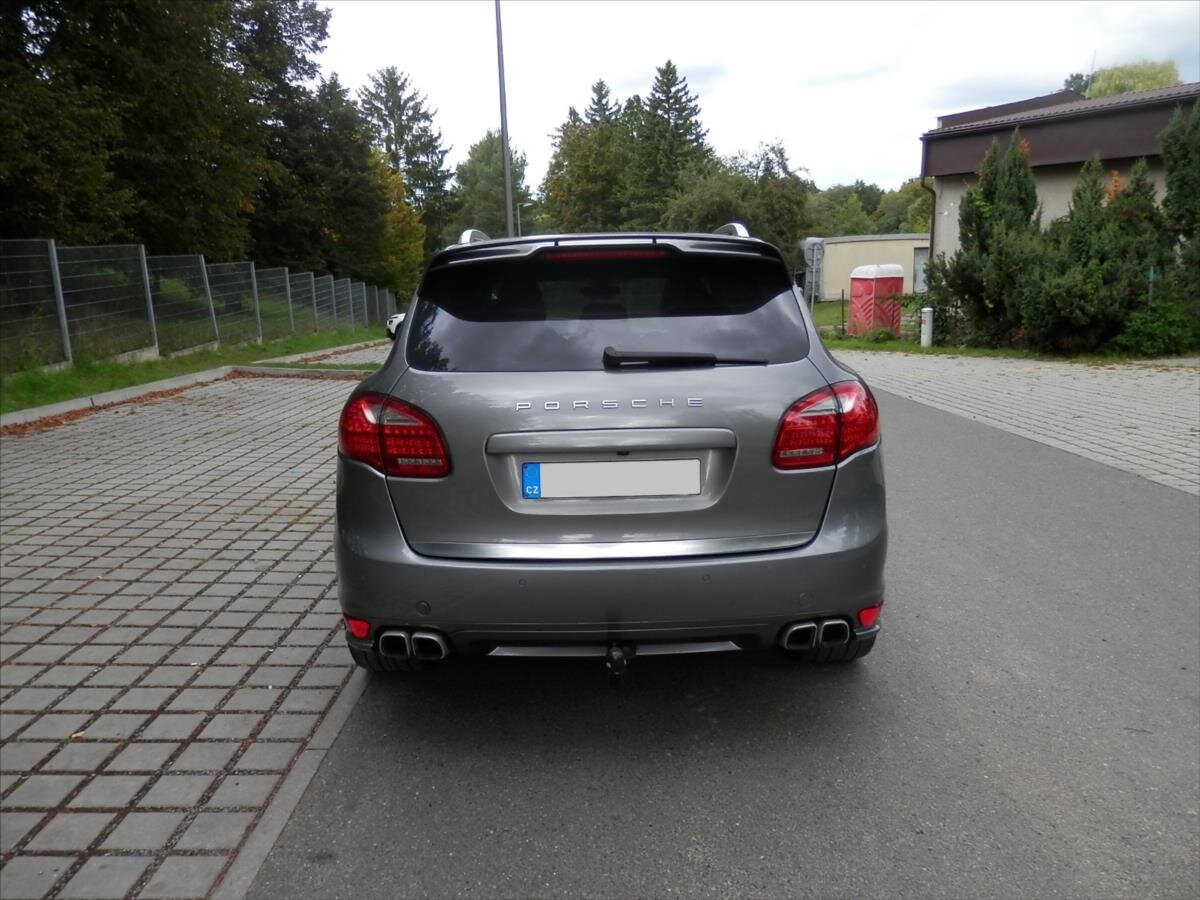 Porsche Cayenne SUV 4,1 l 281 kw