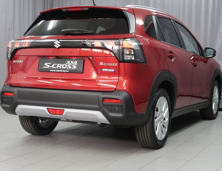 Suzuki S-Cross 8