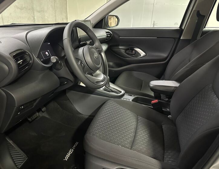 Toyota Yaris Cross 9