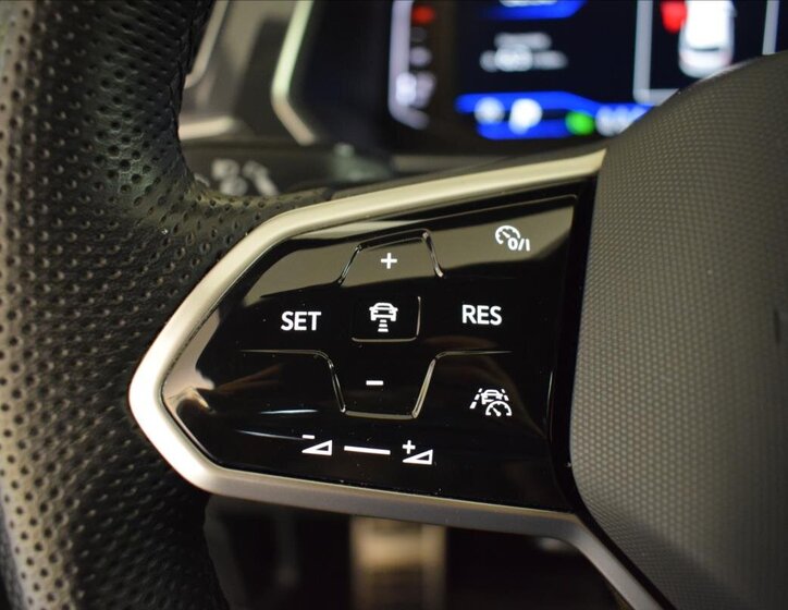 Volkswagen Tiguan SUV / Terénní 2,0 l 110 kw