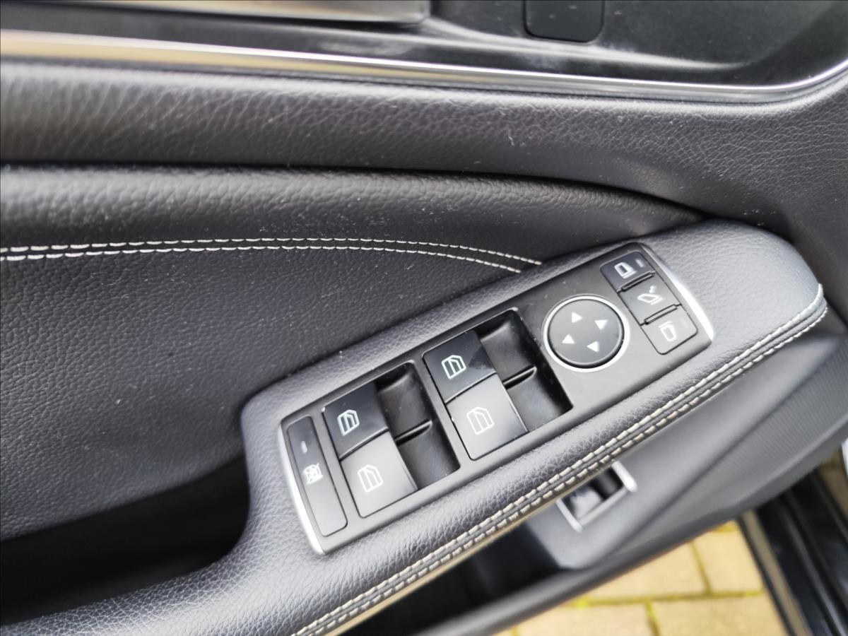Mercedes-Benz CLA Sedan 1,6 l 115 kw