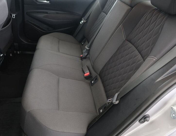 Toyota Corolla Sedan / Limuzína 1,5 l 92 kw