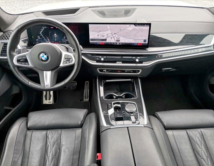 BMW X7 33