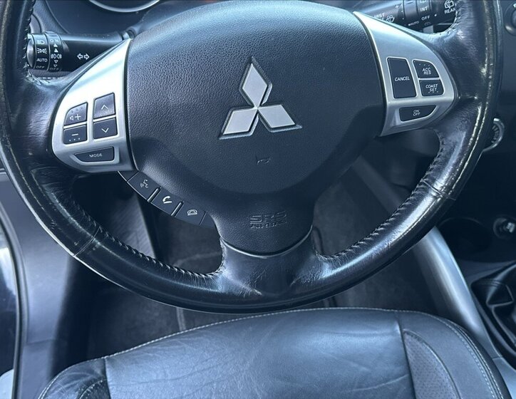 Mitsubishi Outlander SUV / Terénní 2,3 l 130 kw