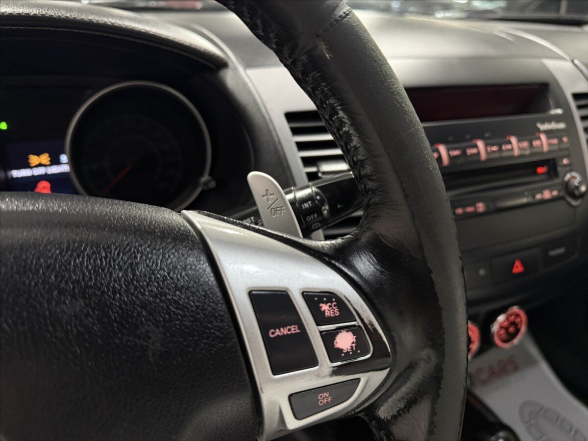 Mitsubishi Outlander SUV / Terénní 2,2 l 115 kw