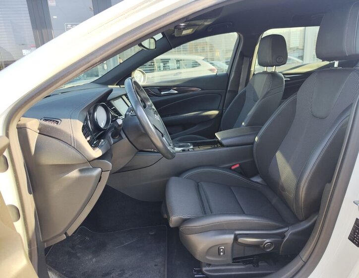 Opel Insignia Kombi 2,0 l 128 kw