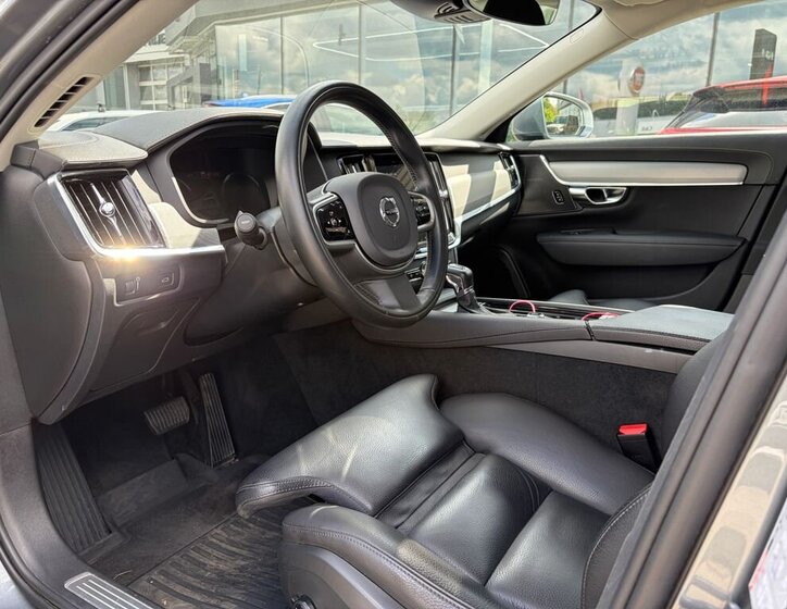 Volvo V90 Kombi 2,0 l 140 kw