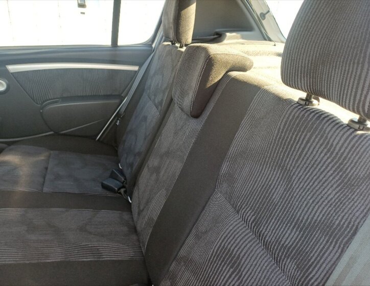 Dacia Sandero Hatchback 1,6 l 64 kw