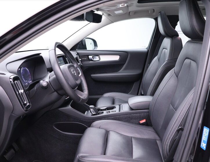 Volvo XC40 11