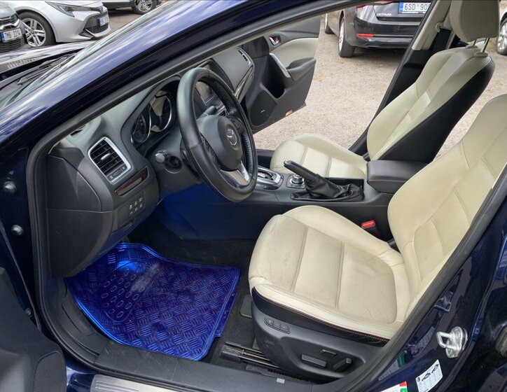 Mazda 6 Sedan / Limuzína 2,2 l 129 kw