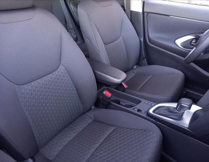 Toyota Yaris Cross 8