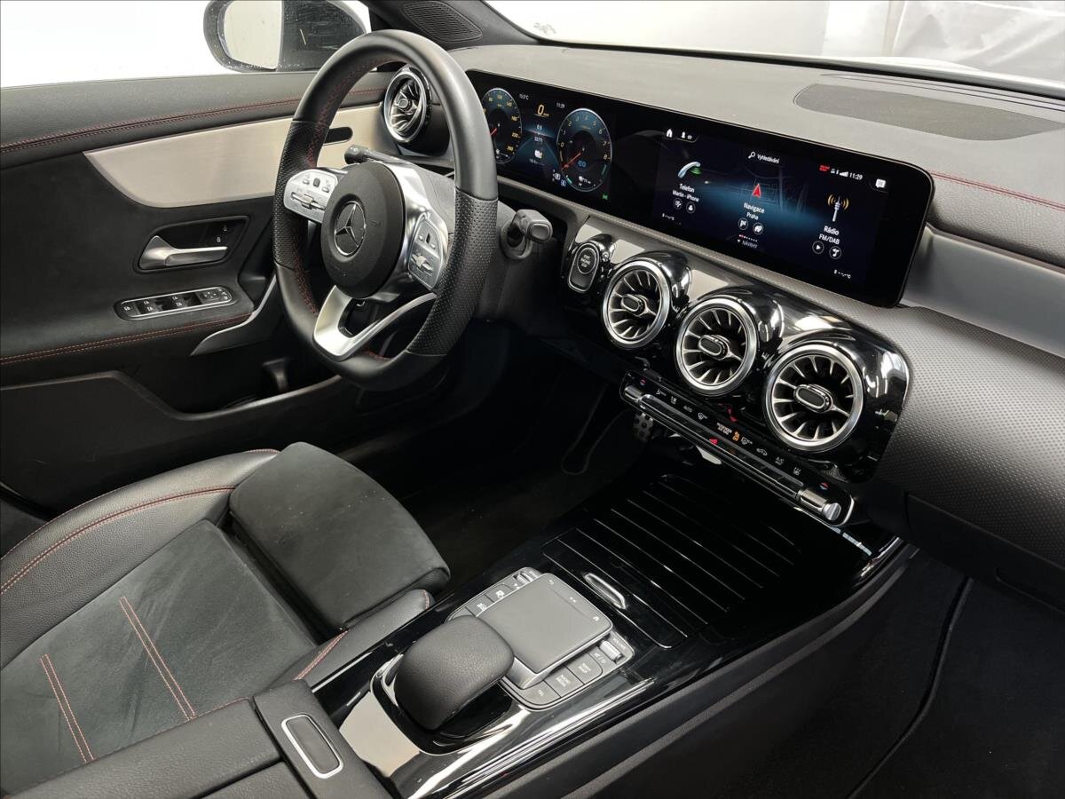 Mercedes-Benz CLA Kombi 1,3 l 118 kw