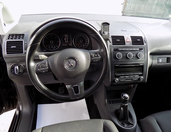 Volkswagen Touran 23