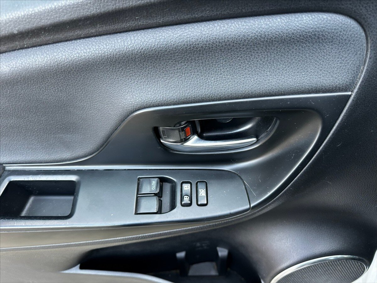 Toyota Yaris Kombi 1,5 l 54 kw