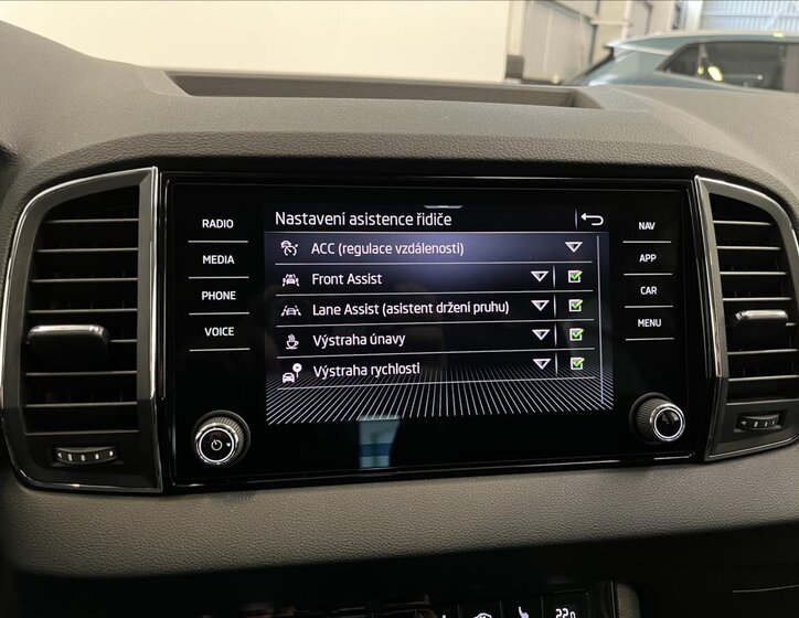 Škoda Karoq SUV 1,5 l 110 kw