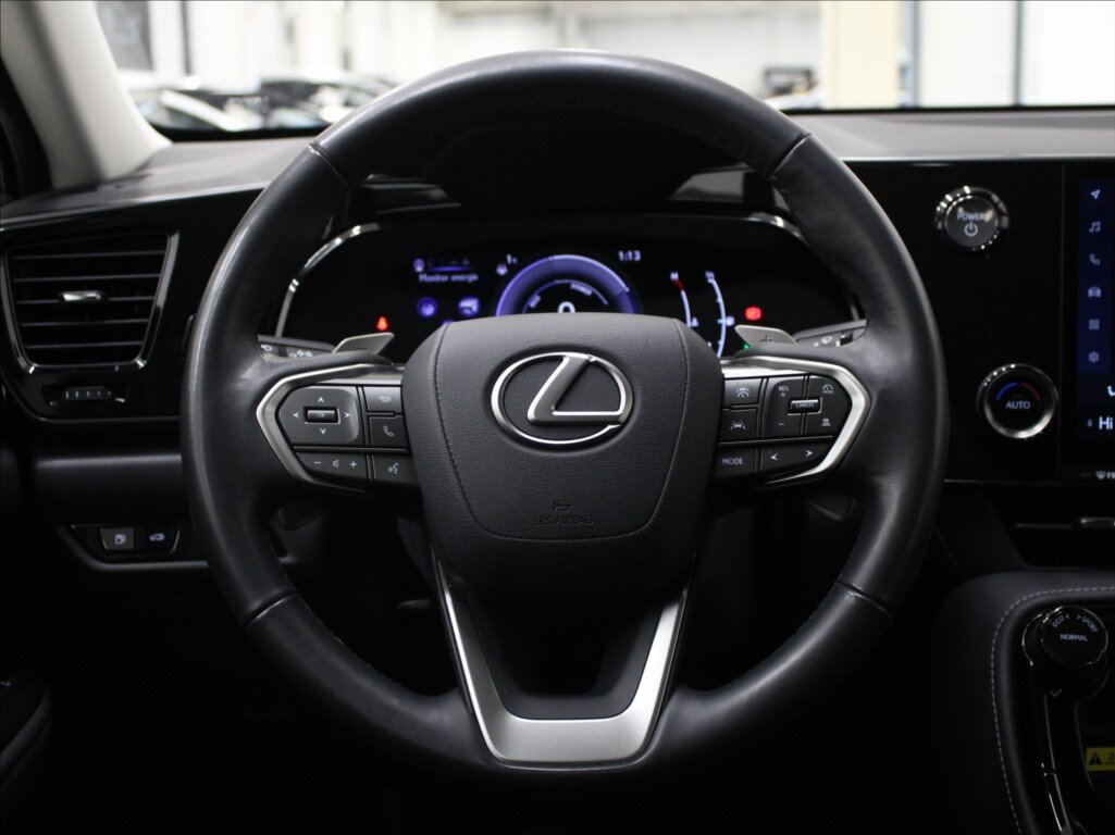 Lexus NX 350h SUV / Terénní 2,5 l 179 kw