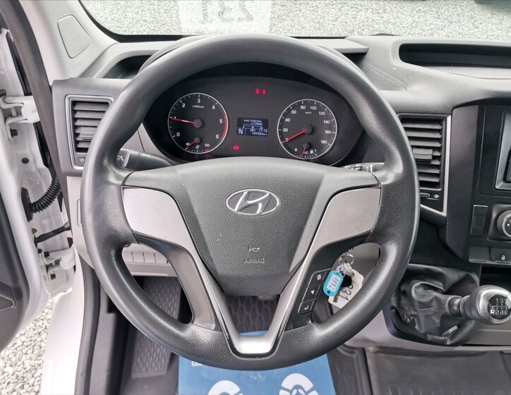 Hyundai H 350 11