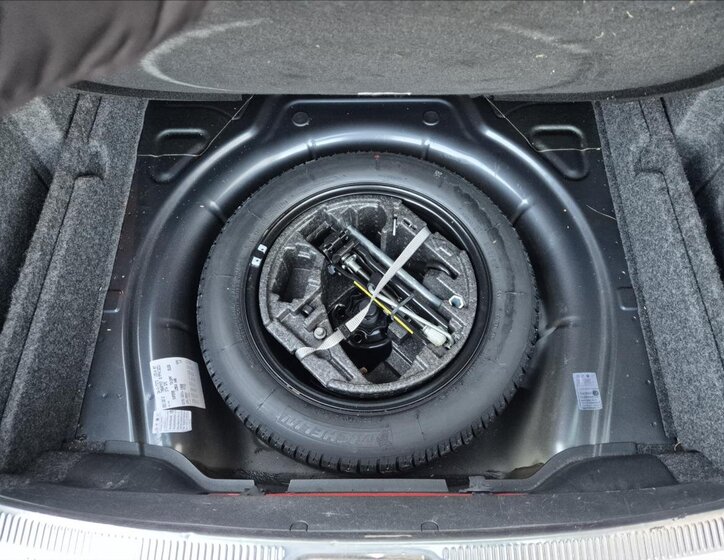 Škoda Superb Sedan / Limuzína 2,0 l 125 kw