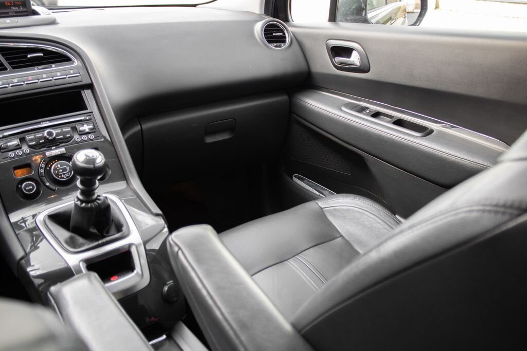 Peugeot 5008 SUV / Terénní 2,0 l 110 kw