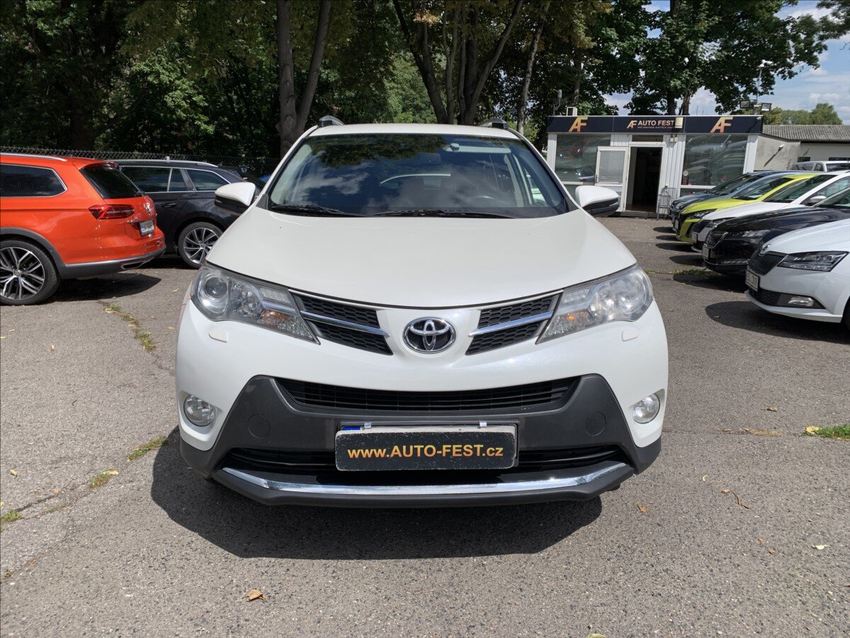 Toyota RAV4 SUV / Terénní 2,2 l 110 kw