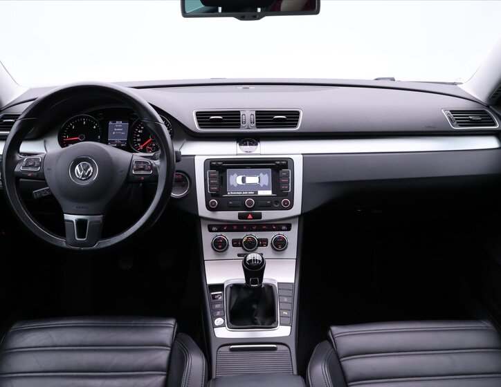 Volkswagen Passat Kombi 1,6 l 77 kw