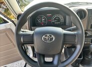 Toyota Land Cruiser 16