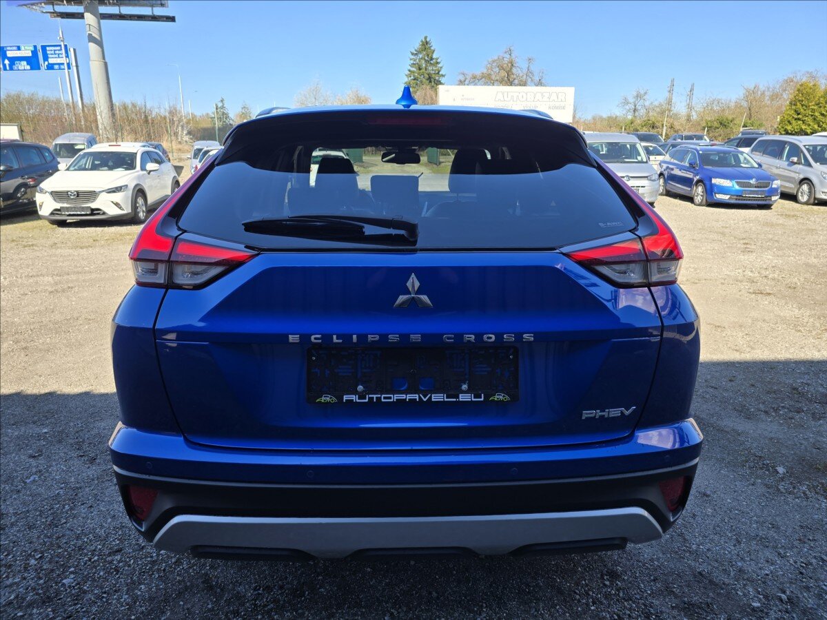 Mitsubishi Eclipse Cross CUV / Crossover 2,4 l 72 kw