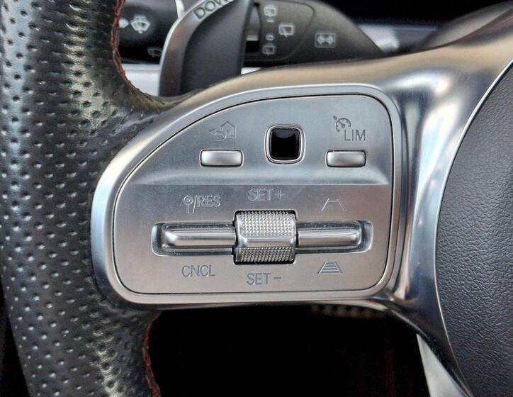 Mercedes-Benz Třídy E 30