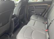 Land Rover Defender 24