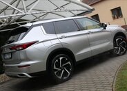 Mitsubishi Outlander SUV / Terénní 2,4 l 162 kw