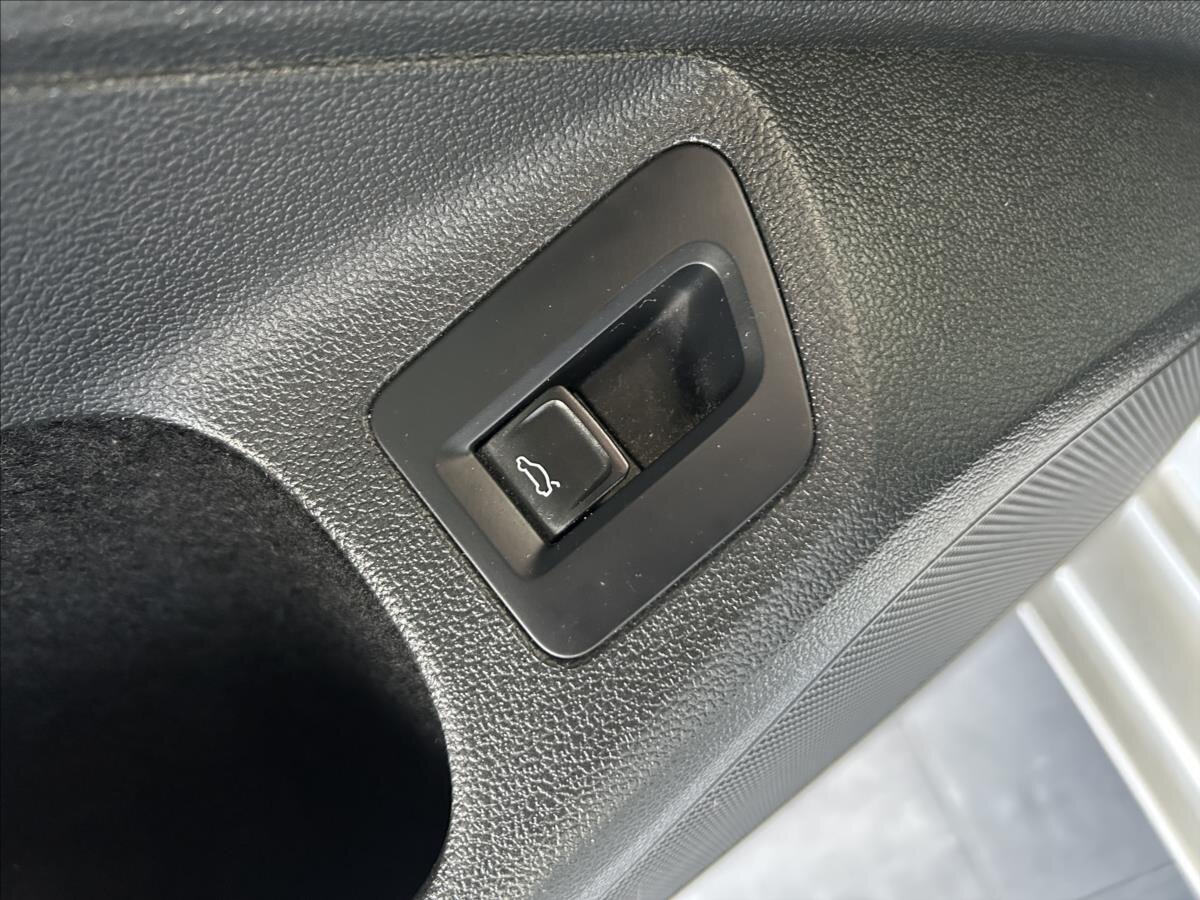 Volkswagen Passat Sedan / Limuzína 1,4 l 110 kw