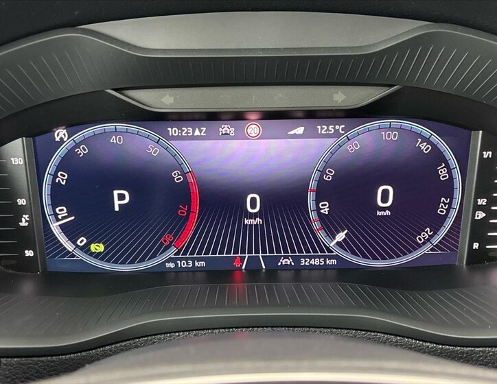 Škoda Karoq SUV / Terénní 1,5 l 110 kw