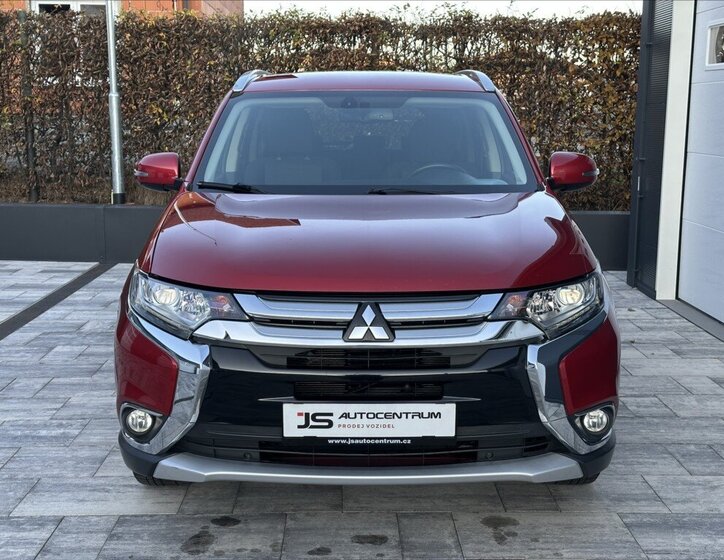 Mitsubishi Outlander 1