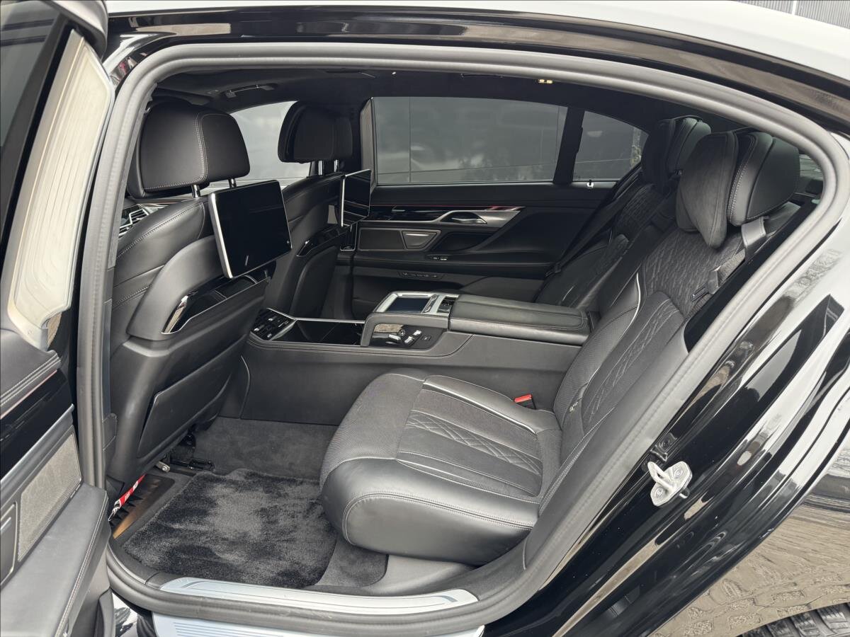 BMW Řada 7 Sedan 3,0 l 250 kw