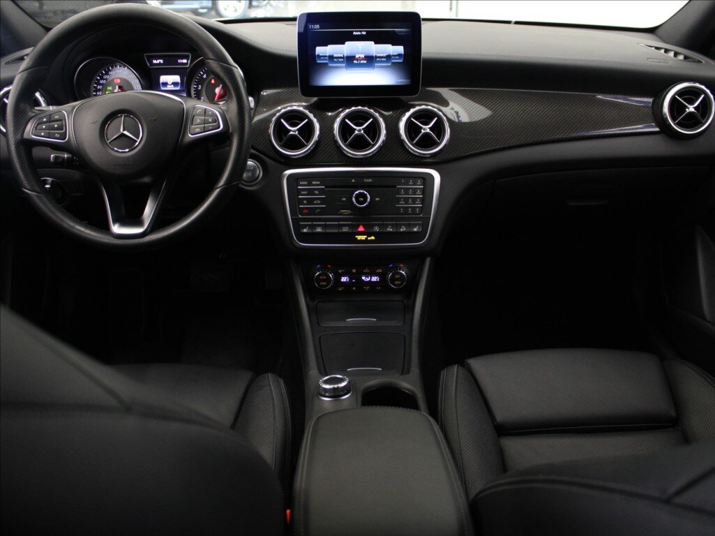 Mercedes-Benz GLA SUV / Terénní 2,0 l 155 kw