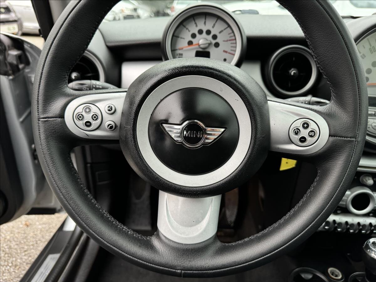 Mini Cooper Hatchback 1,6 l 88 kw