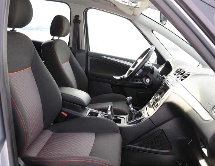 Ford S-MAX MPV 2,0 l 103 kw