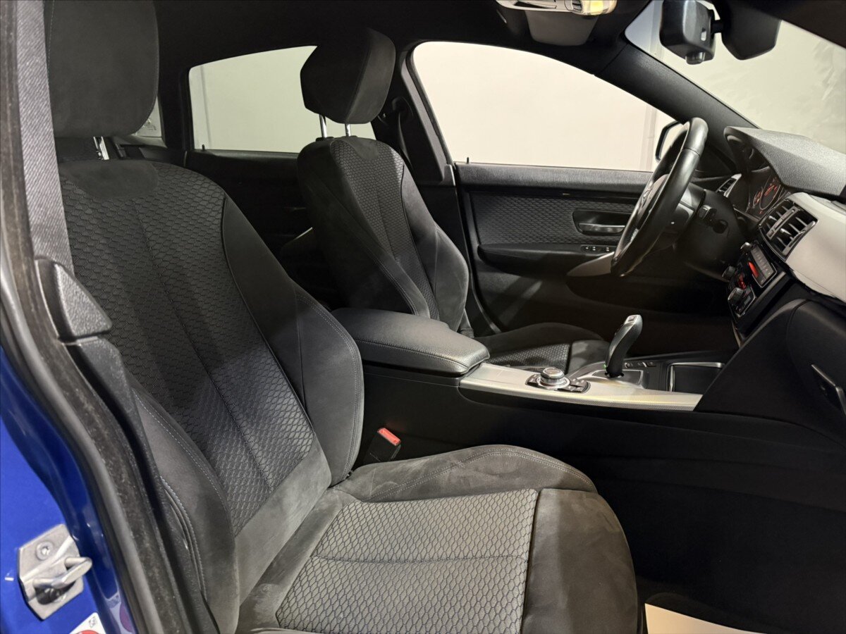 BMW Řada 4 Sedan / Limuzína 2,0 l 135 kw