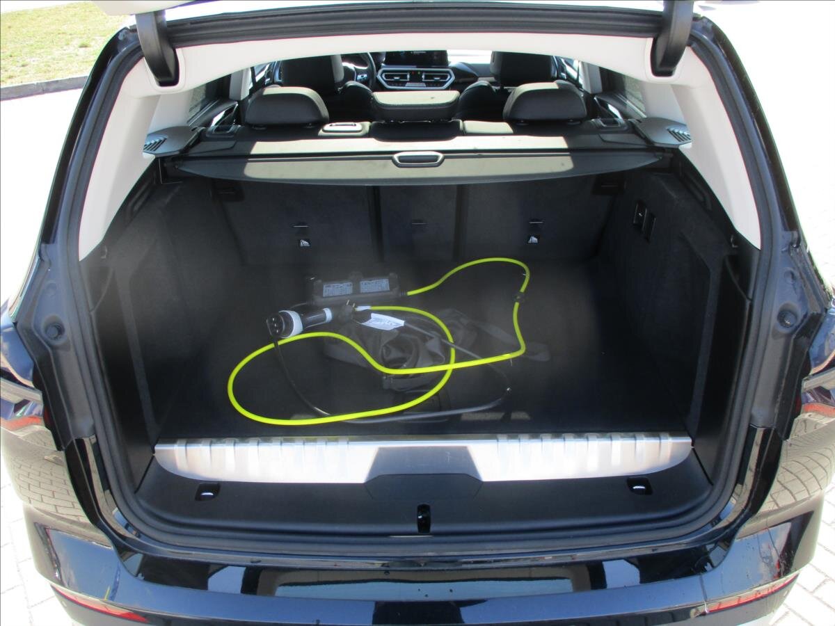 BMW X3 SUV / Terénní 2,0 l 215 kw