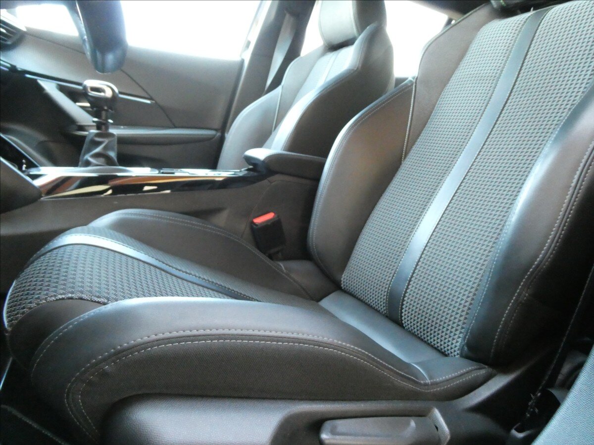 Peugeot 2008 SUV / Terénní 1,2 l 96 kw