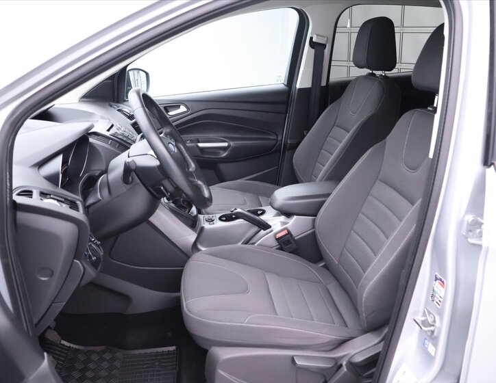 Ford Kuga SUV / Terénní 1,5 l 110 kw