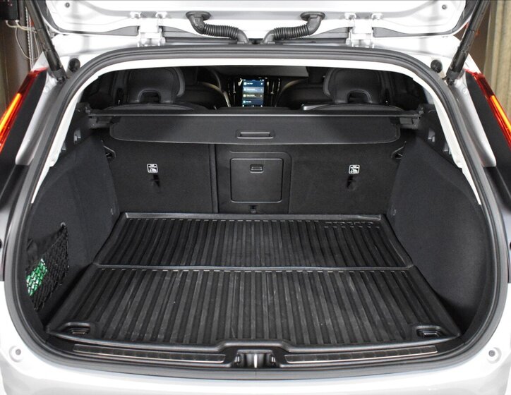 Volvo V60 Kombi 2,0 l 257 kw