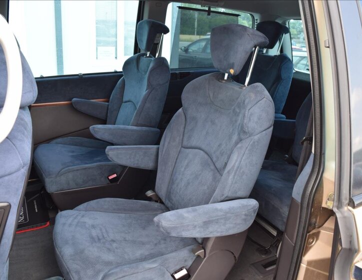 Lancia Phedra MPV 2,2 l 94 kw