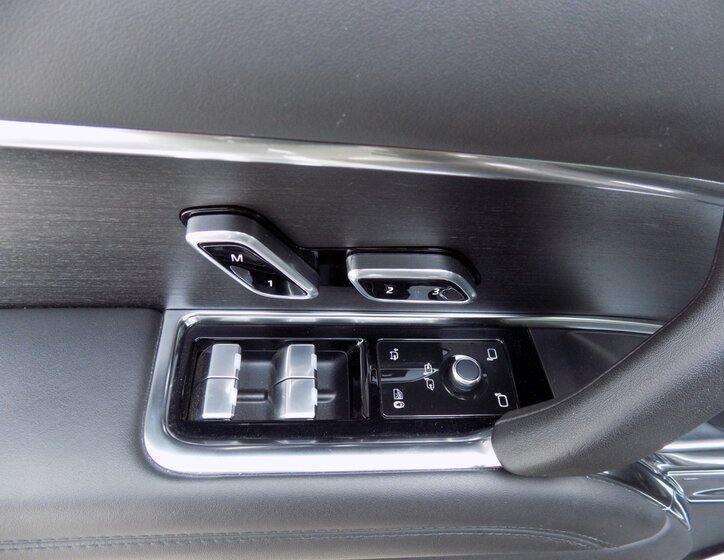 Land Rover Range Rover SUV 4,4 l 390 kw