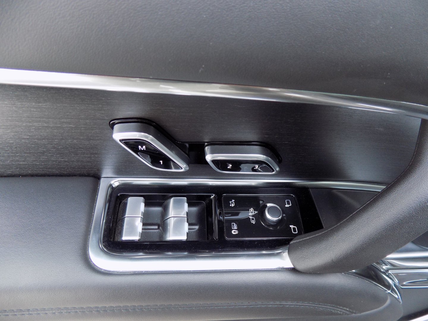 Land Rover Range Rover SUV 4,4 l 390 kw