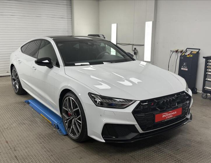 Audi S7 1