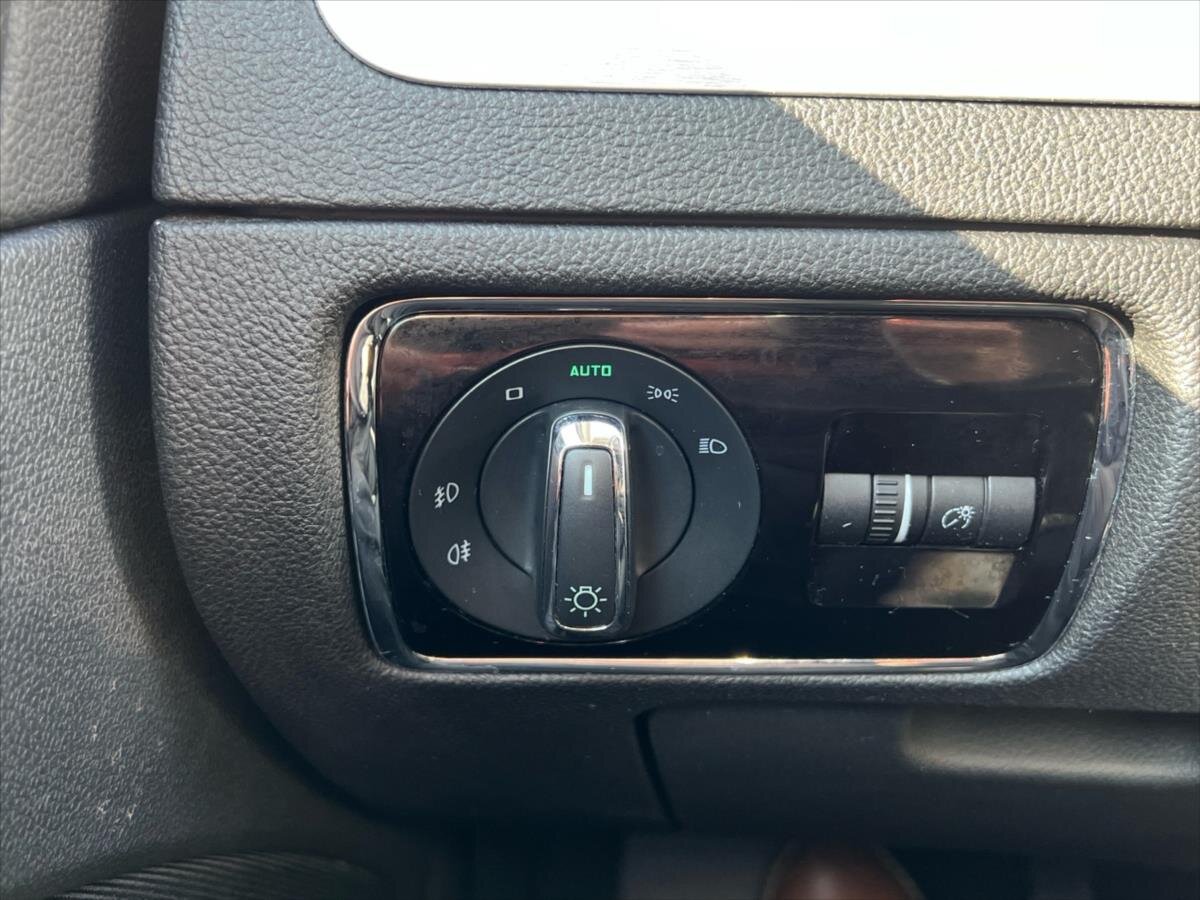 Škoda Superb Kombi 2,0 l 103 kw