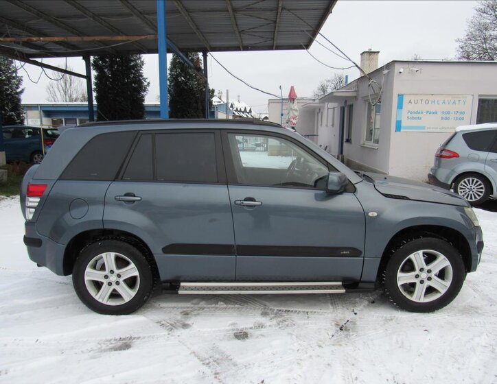 Suzuki Grand Vitara SUV / Terénní 2,0 l 103 kw