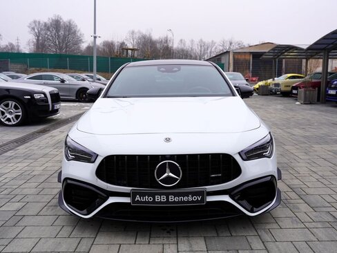 Mercedes-Benz CLA Sedan 2,0 l 340 kw